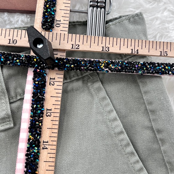 Women’s Levi’s Chino Shorts - Picture 7 of 9